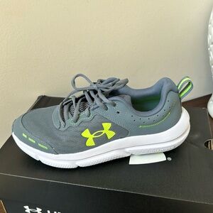 Big Boy Under Armour Assert 10 in Gravel/Glacier Blue/Lime Surge new size 6Y